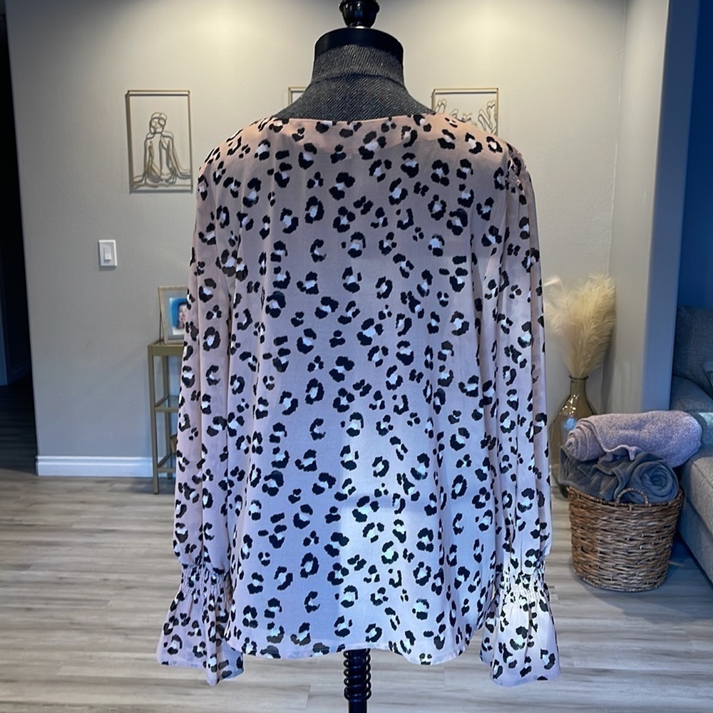 A New Day Leopard Print Bell Sleeve Blouse Size Large - Picture 9 of 10
